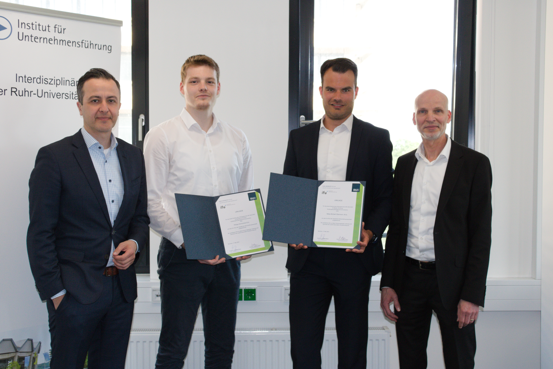 Photo of the winners of the ifu award Niklas Obermann and Philipp Homscheid